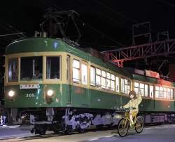 233648 B