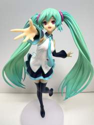 453718 B