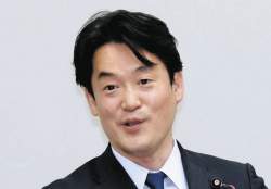 552881 B