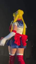 7022853 B