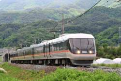 271427 B