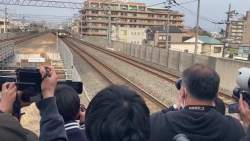 5027037 B