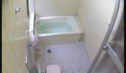 1075585 B