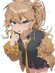 228232 B