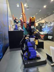 322995 B