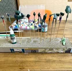 704504 B