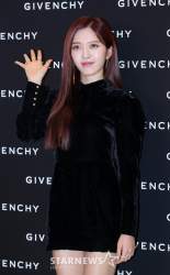 870811 B
