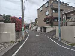 656818 B