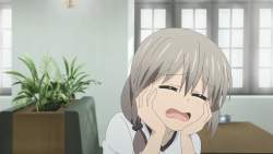 323933 B