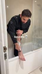 1166989 B